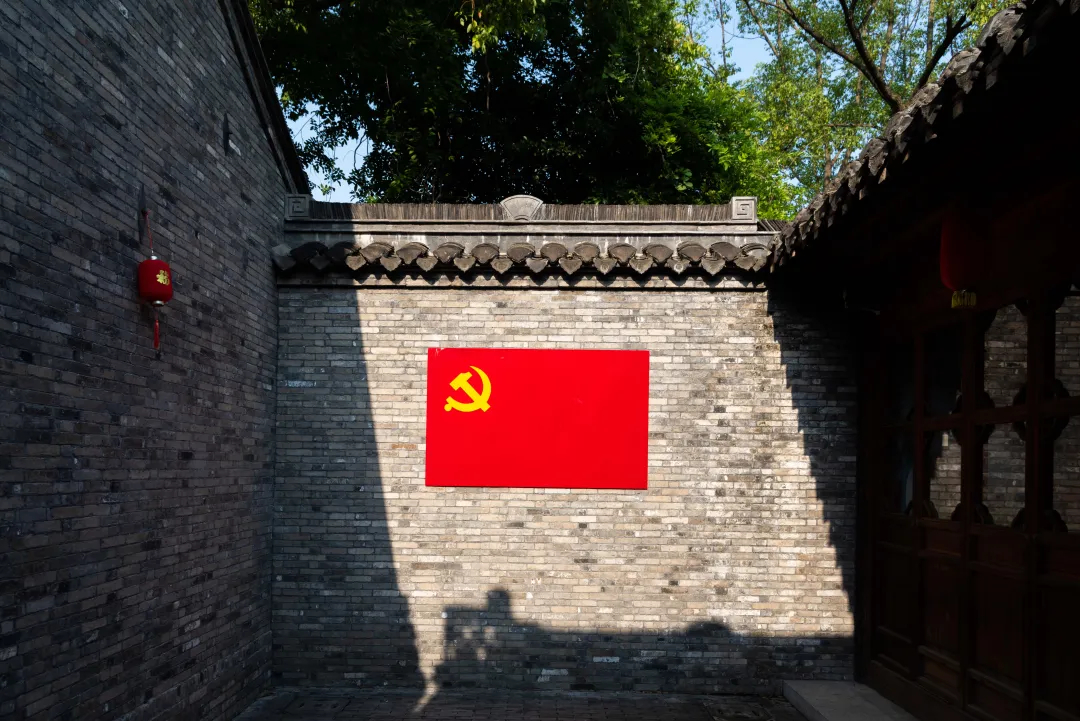 DƬ