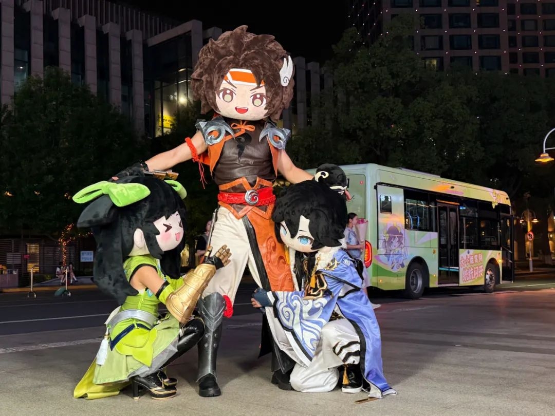DƬ