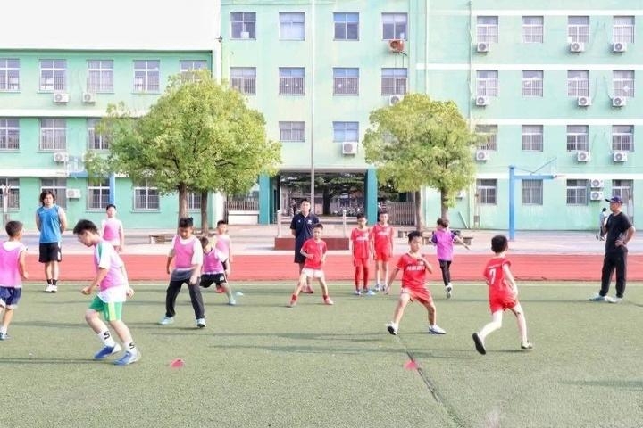 足球社團(tuán)“上新”,泰州隊(duì)“小迷弟”也有“蘇超夢(mèng)”