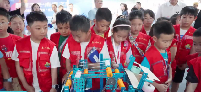 泰州:青少年科學教育“點亮”工程成果展開展