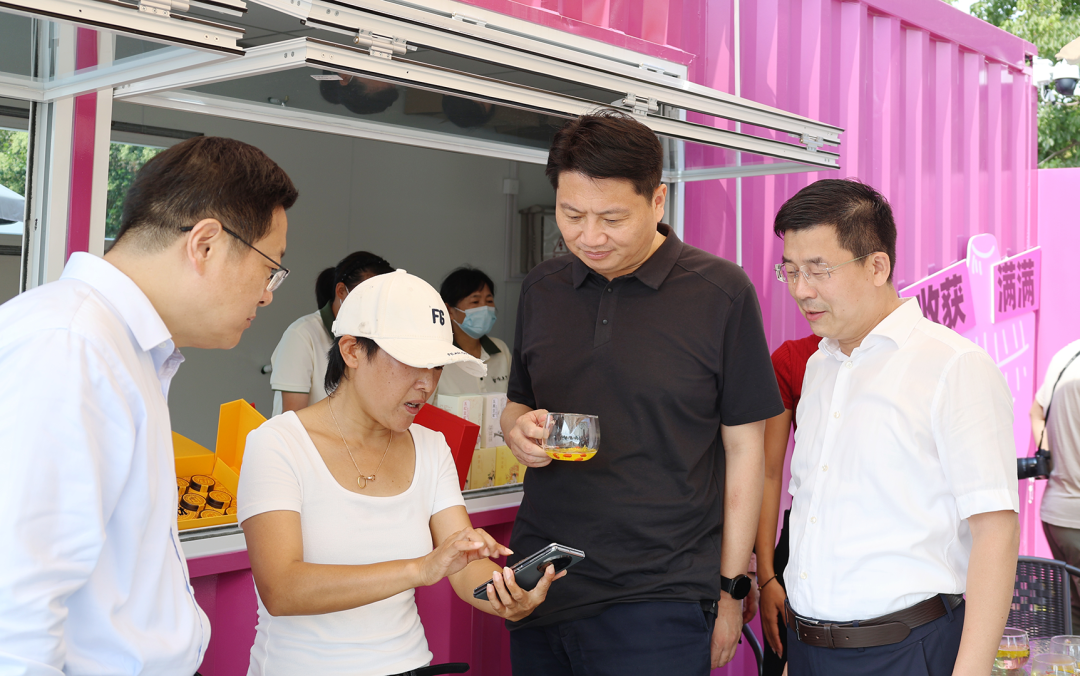 姜冬冬在興化市調(diào)研國(guó)慶中秋假期文旅消費(fèi)工作