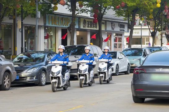 這道“風景線”,真靚!