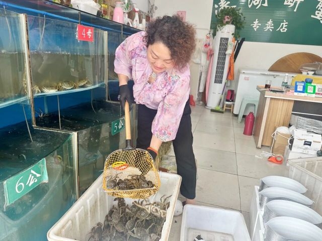 泰州姜堰:秋風送爽蟹滿倉 線上線下齊發力