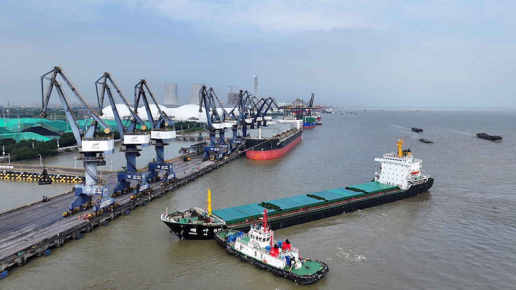 潮涌靖江港——前三季度吞吐量突破2.13億噸