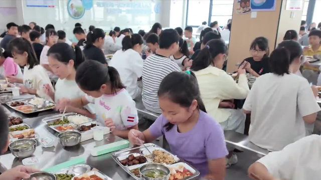 泰州:加強校園食堂建設 守護學生“舌尖上的安全”