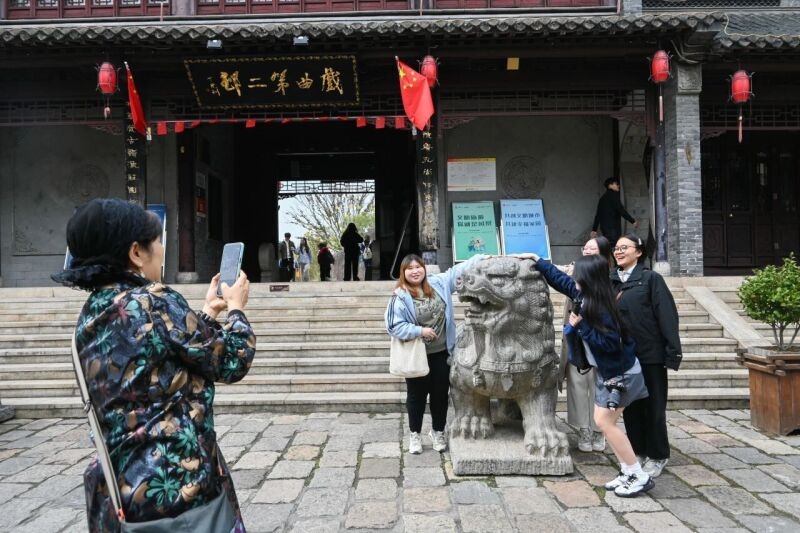 泰州海陵:外籍學子共赴“光影之約” 用鏡頭記錄展示海陵之美