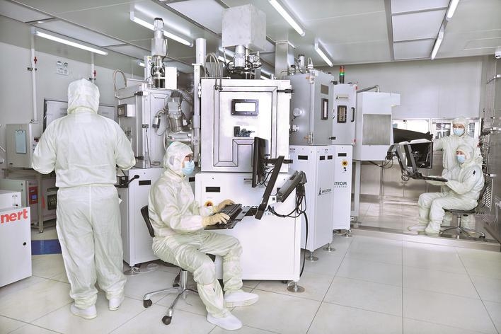 冠军相 看泰州 |“科技粉末”点亮世界屏幕