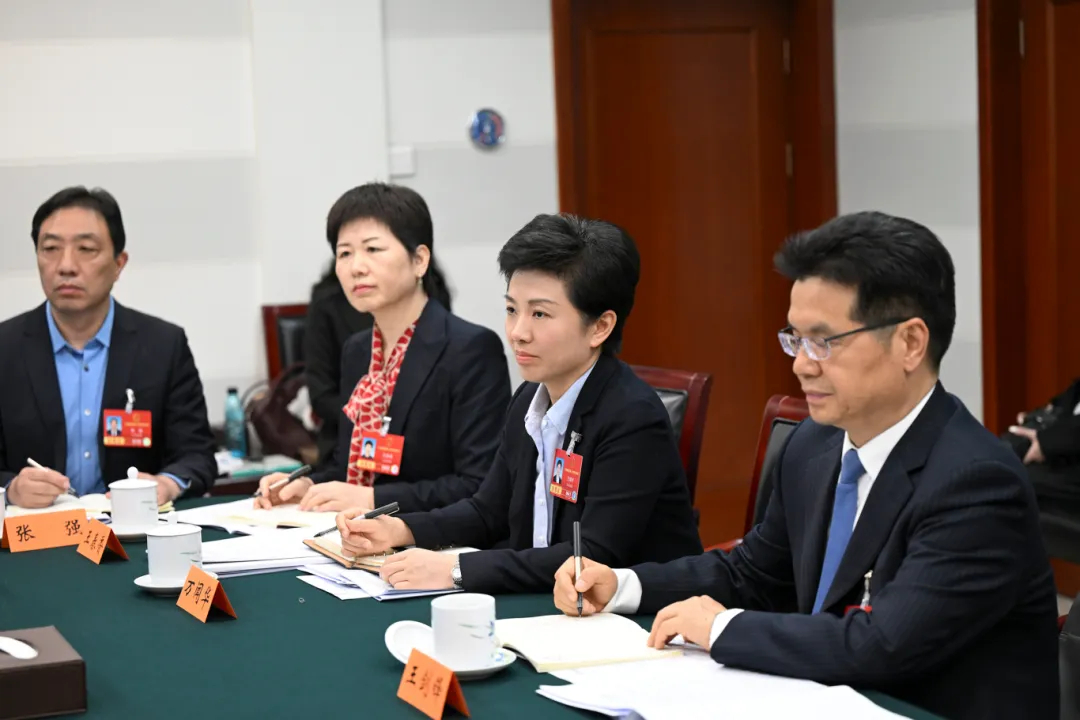 �f�A���ӽ��K����FС�M���h���h���l��